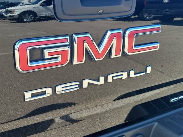 Used 2022 GMC Canyon Denali w/ Denali Black Edition Package AWD/4WD image 6
