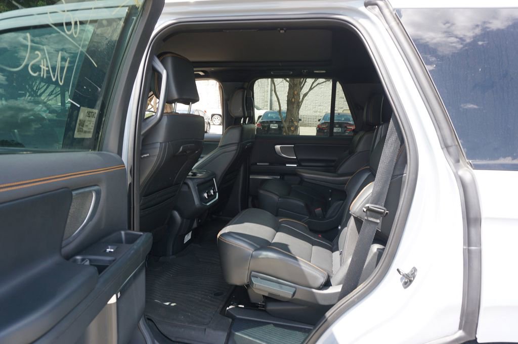 Used 2025 Ford Expedition Tremor AWD/4WD image 14