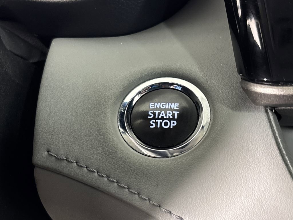 Used 2023 Toyota Highlander XLE image 24