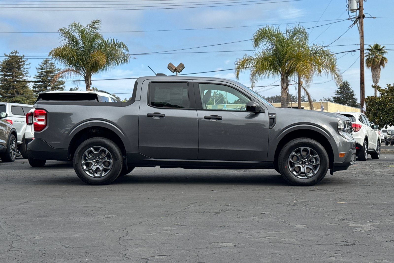 New 2026 Ford Maverick XLT w/ XLT Luxury Package FWD image 2