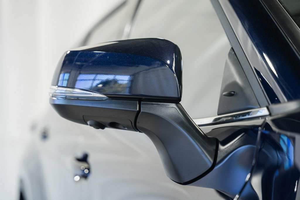 New 2026 Toyota Highlander Platinum image 16