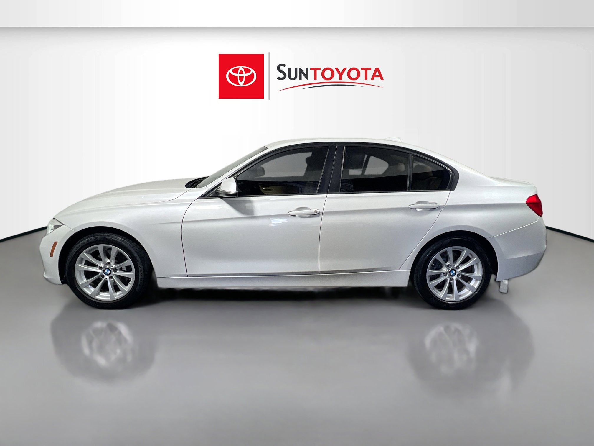 Used 2018 BMW 320i Sedan image 7