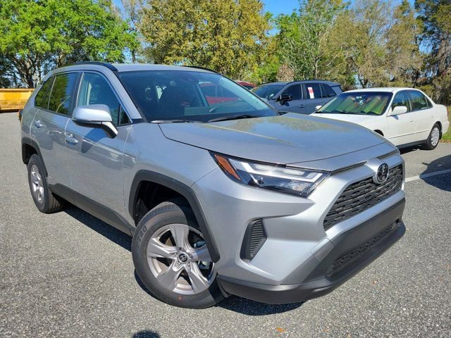 Used 2025 Toyota RAV4 XLE image 8
