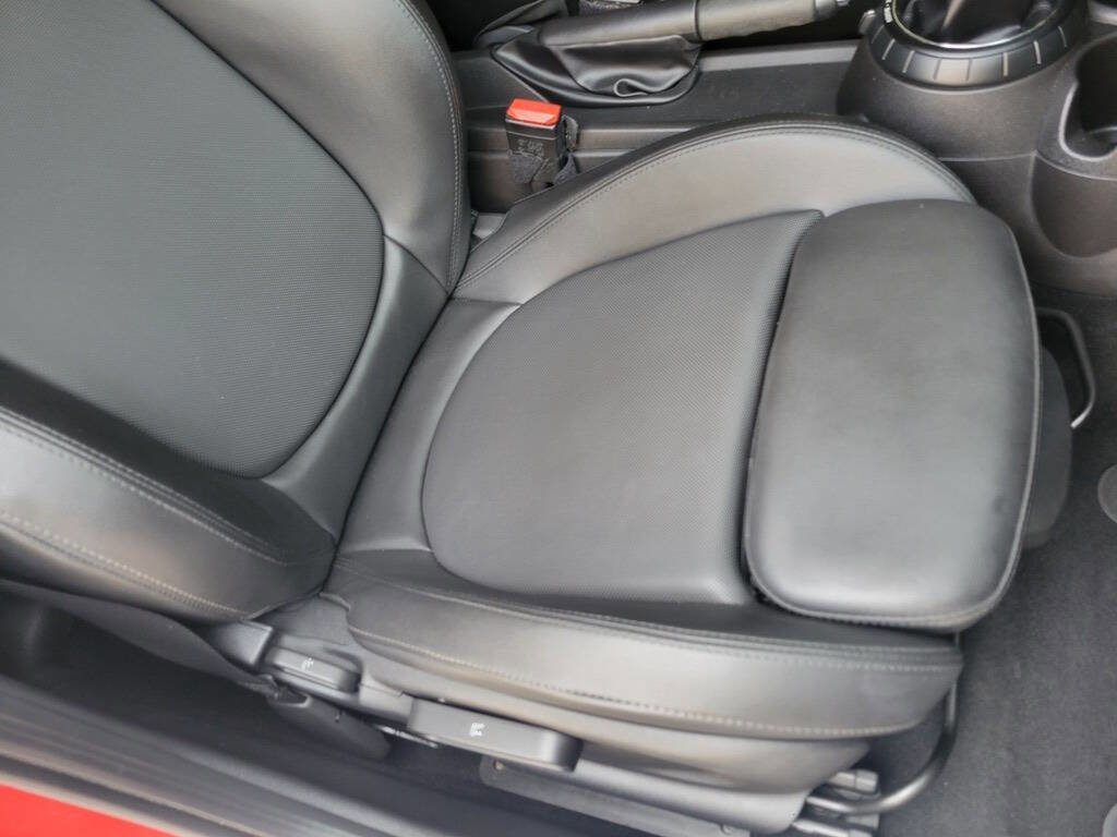 Used 2015 MINI Cooper S image 39