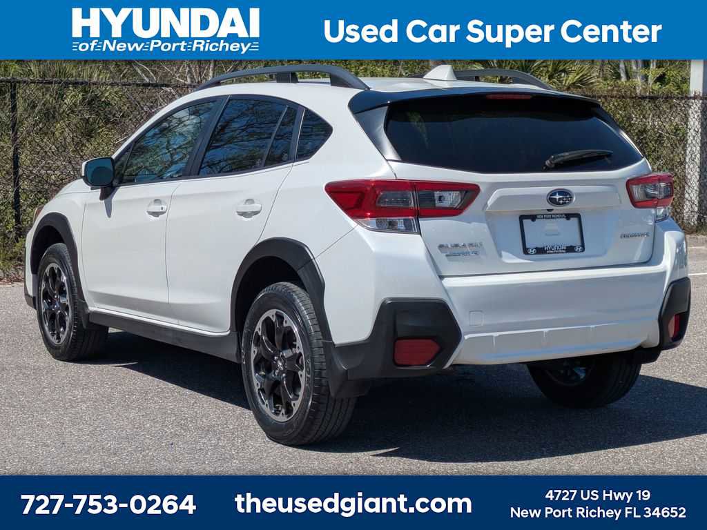 Used 2022 Subaru Crosstrek 2.0i Premium w/ Moonroof Package image 3