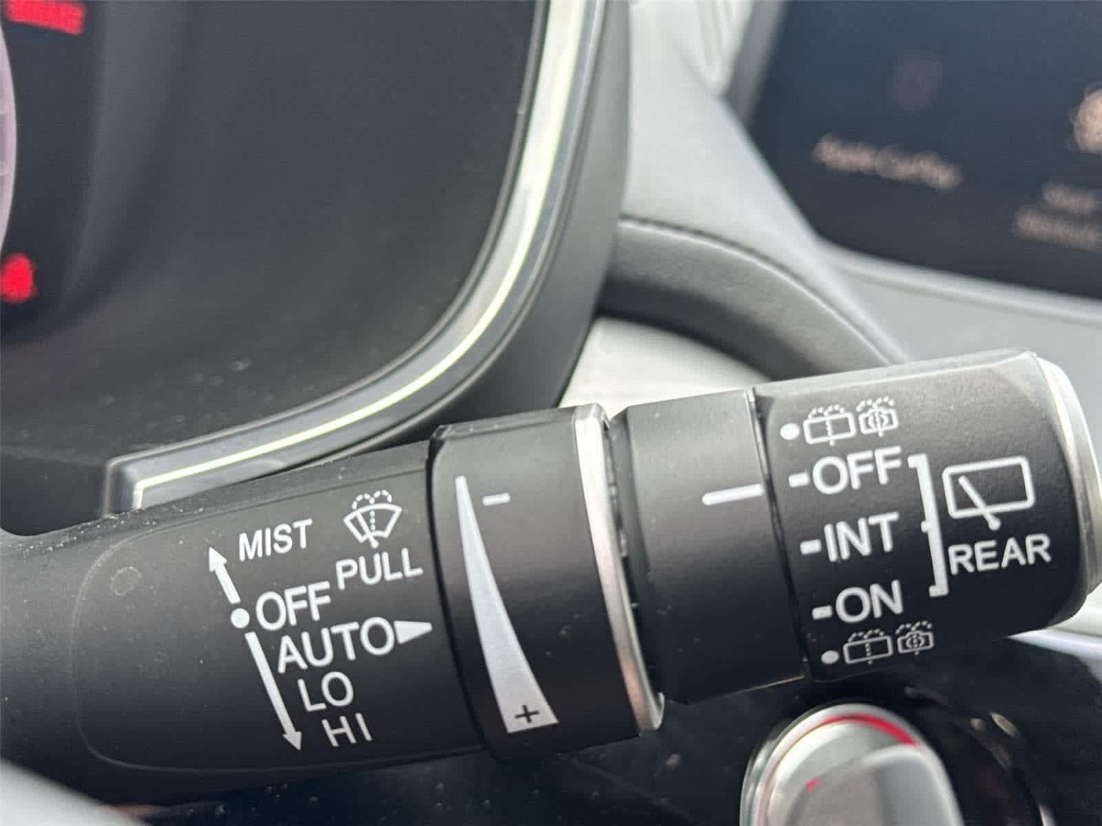 Used 2023 Acura MDX SH-AWD w/ Technology Package image 15