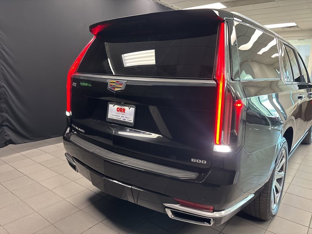 Used 2022 Cadillac Escalade ESV Premium Luxury Platinum image 4