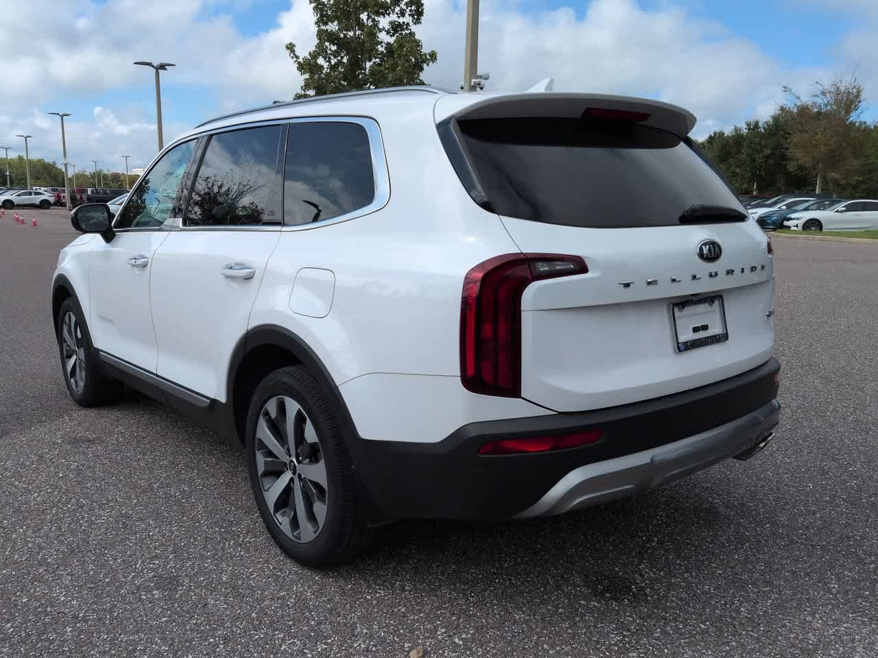 Used 2021 Kia Telluride S FWD image 4