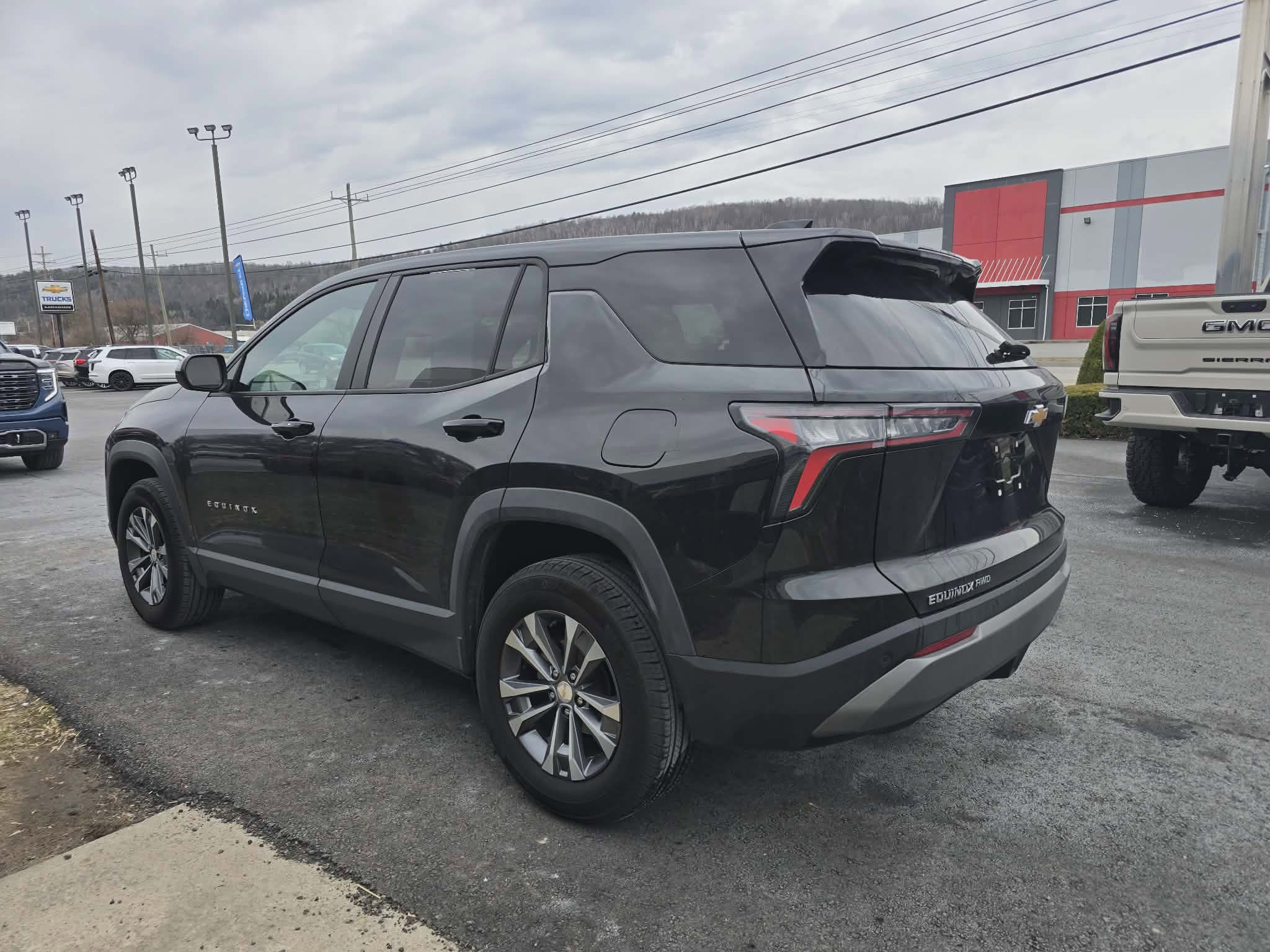 Used 2025 Chevrolet Equinox LT image 6