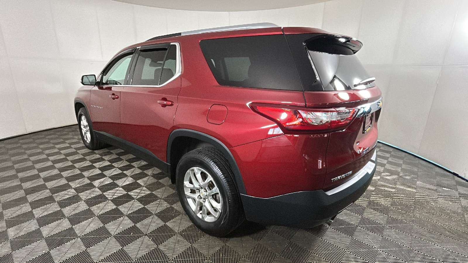 Used 2018 Chevrolet Traverse LT FWD image 5
