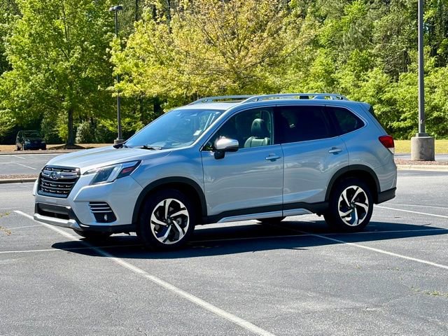 Used 2023 Subaru Forester Touring image 2