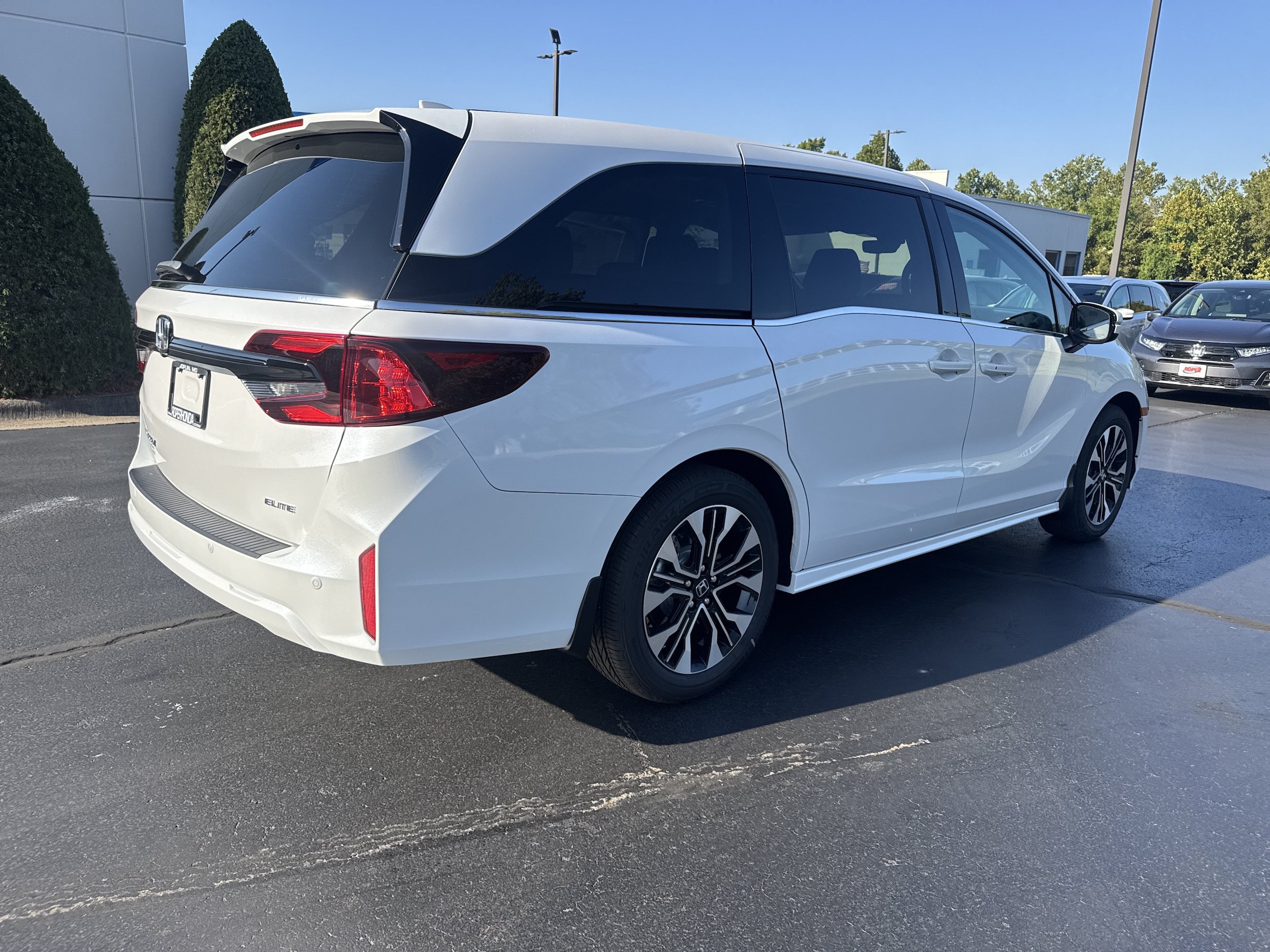 New 2027 Honda Odyssey Elite image 4