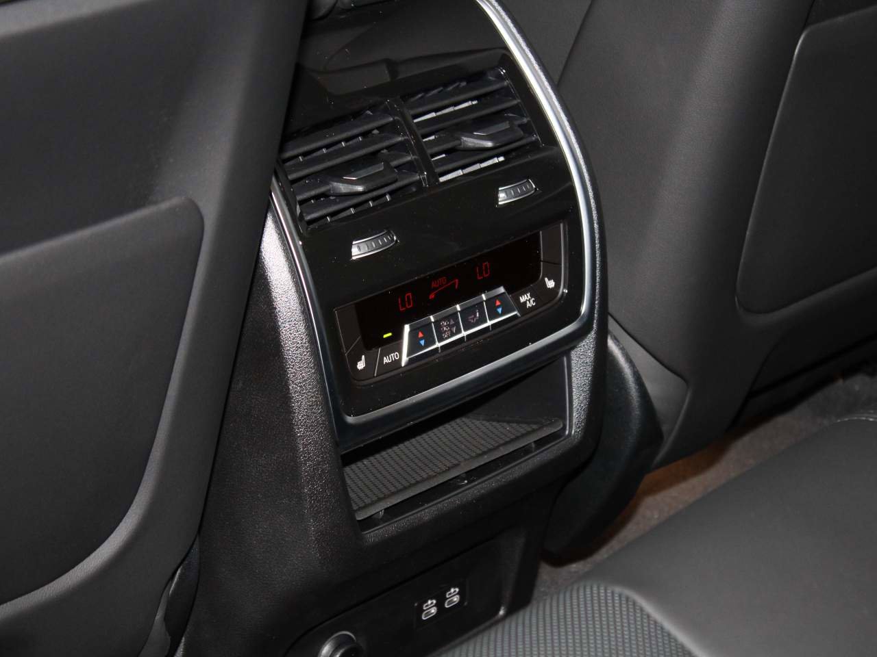 New 2026 BMW X5 M Competition image 17