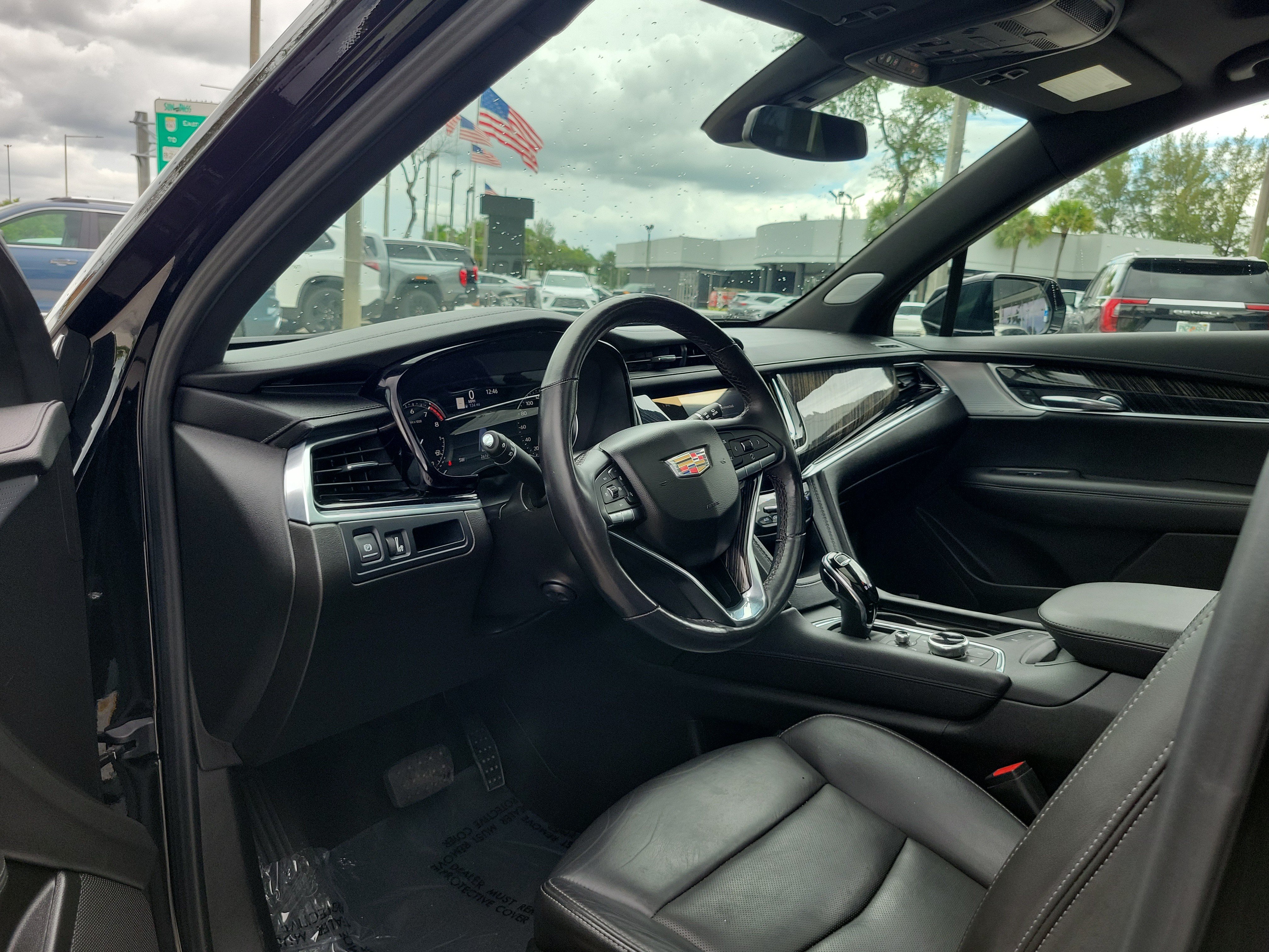 Used 2023 Cadillac XT6 Premium Luxury FWD image 9