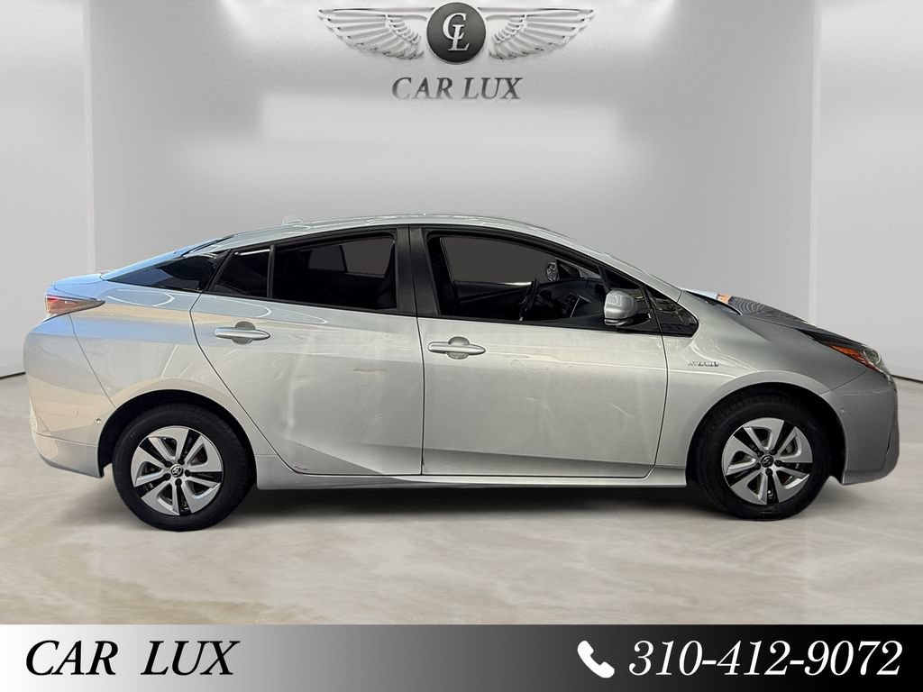Used 2018 Toyota Prius Two w/ Prius Two Safety Plus Package FWD image 6