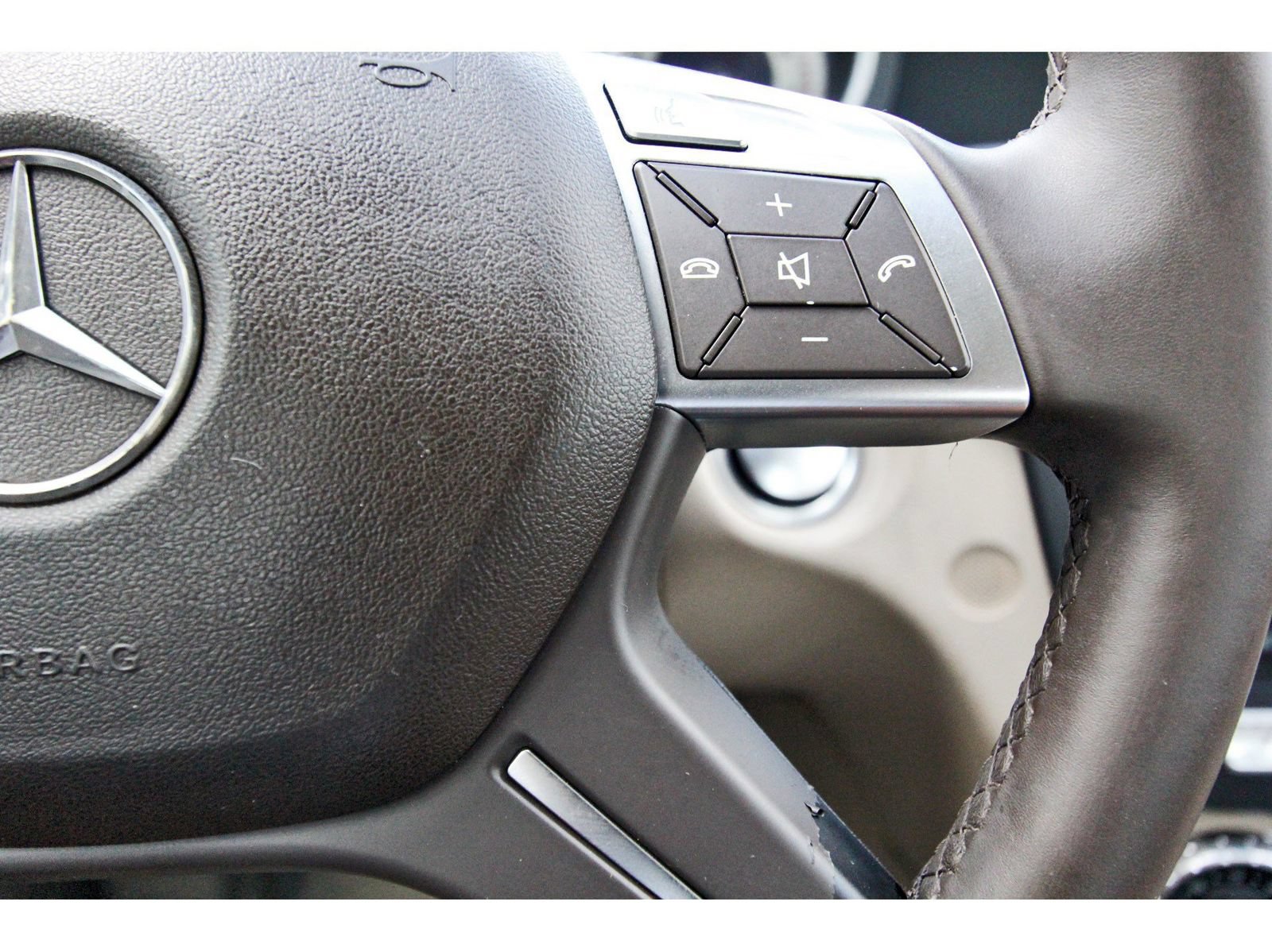 Used 2013 Mercedes-Benz C 250 Sedan image 20