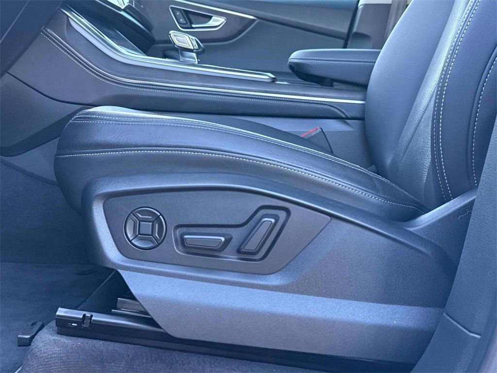 Used 2023 Audi Q8 Premium Plus image 10