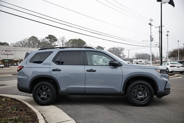 Certified 2025 Honda Pilot TrailSport image 12