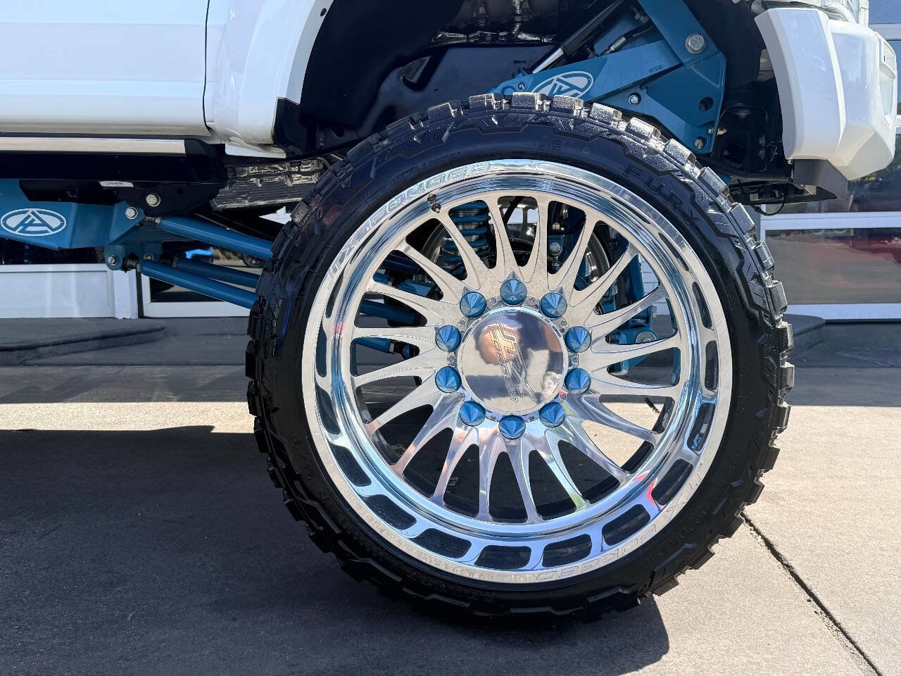 Used 2022 Ford F450 Platinum w/ FX4 Off-Road Package AWD/4WD image 22