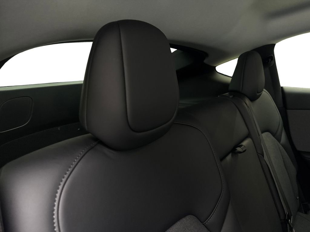 Used 2026 Tesla Model Y 2WD image 38