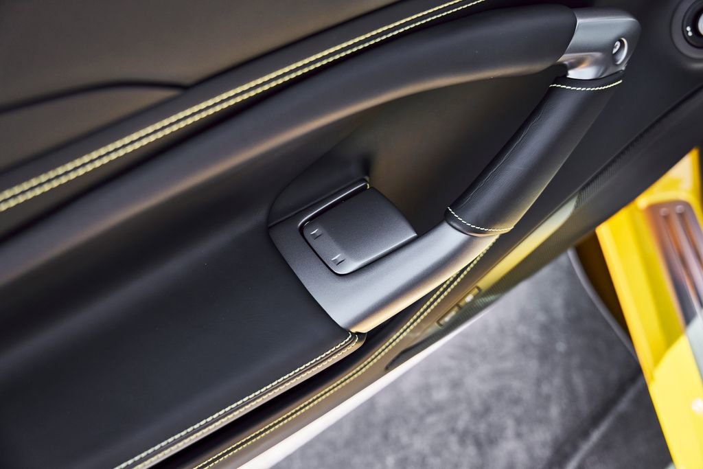 Used 2021 Ferrari F8 Tributo image 38