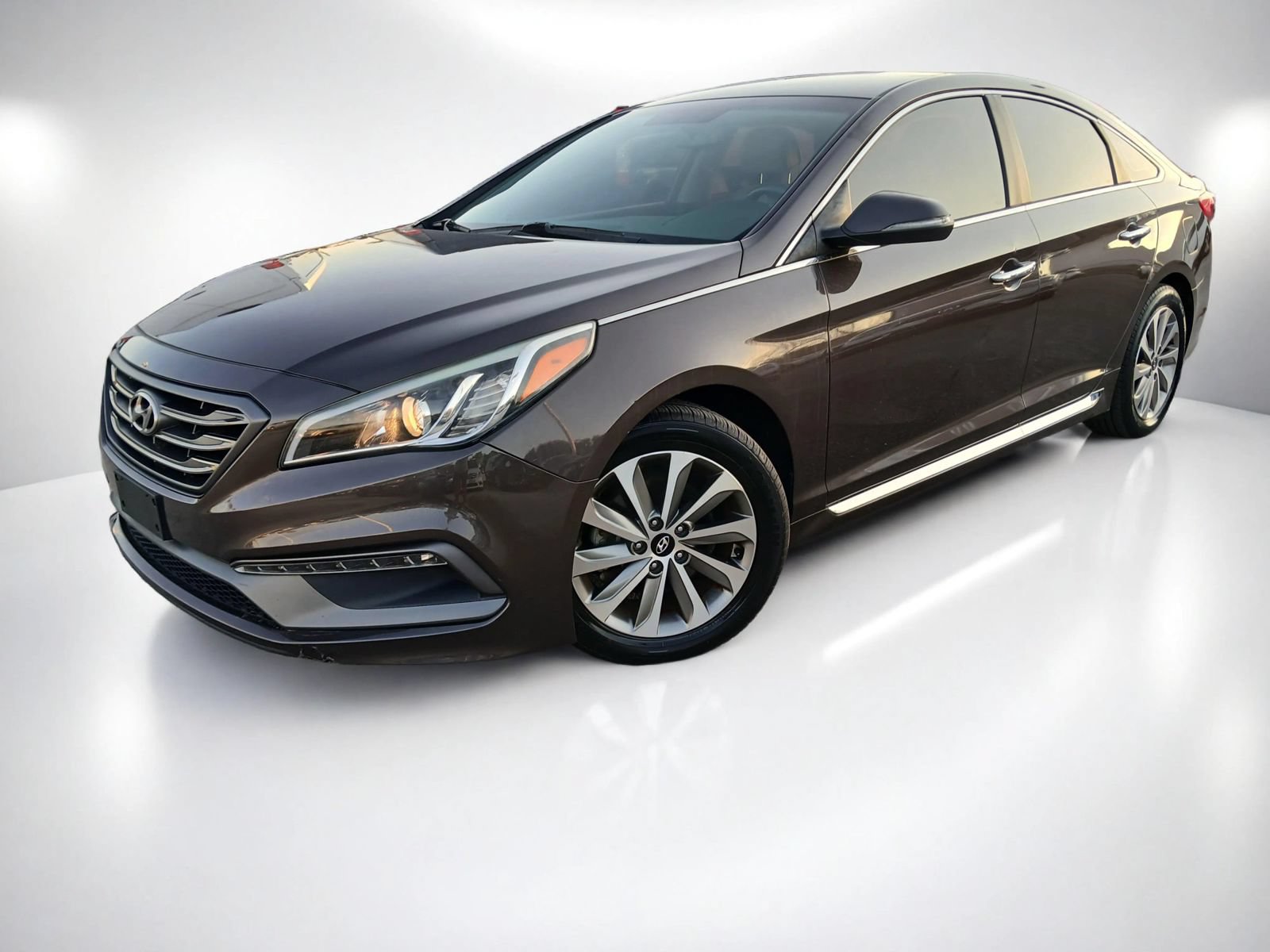 Used 2015 Hyundai Sonata Sport w/ Option Group 04 FWD image 2