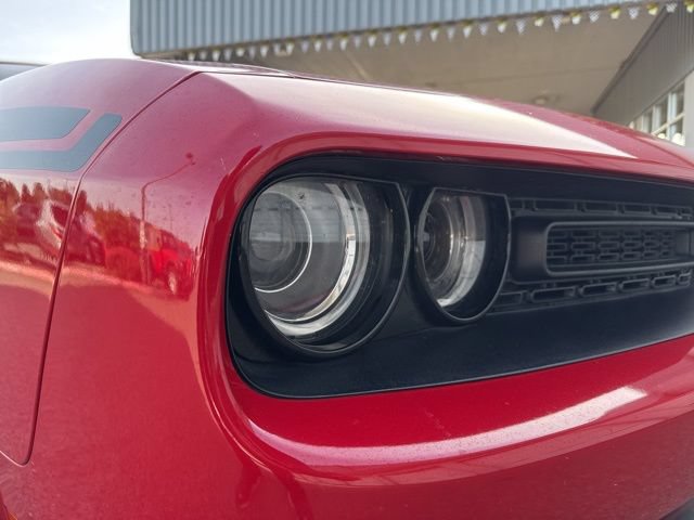 Used 2015 Dodge Challenger R/T Plus RWD image 9