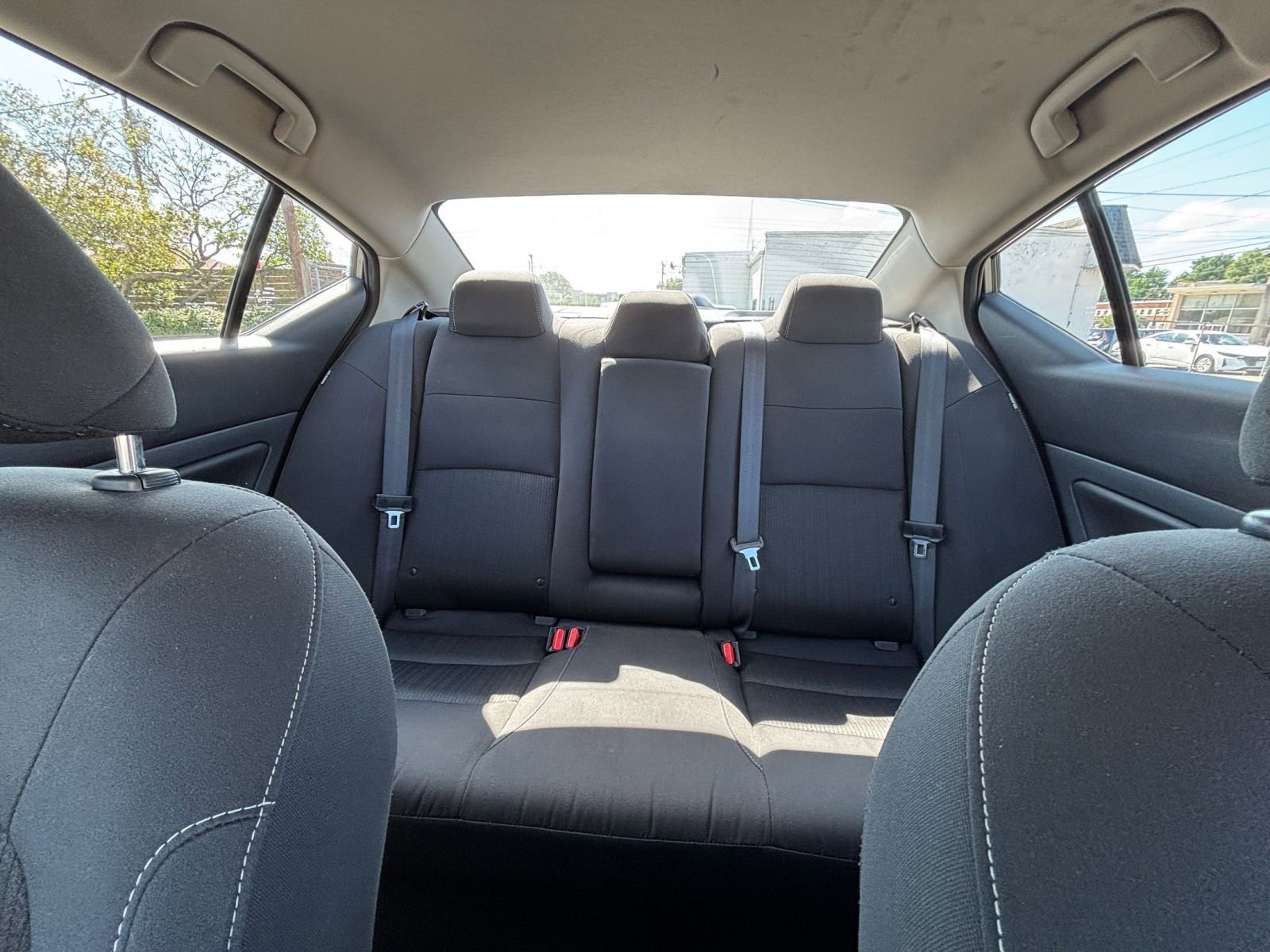 Used 2025 Nissan Altima 2.5 SV FWD image 38