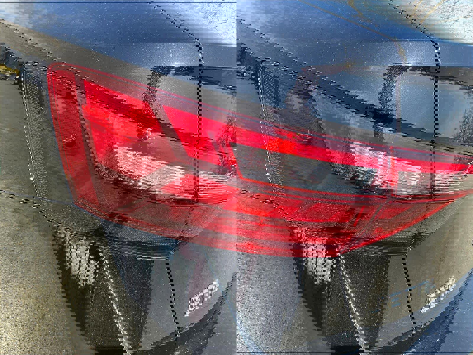 Used 2023 Volkswagen Jetta SE w/ Panoramic Sunroof Package image 33