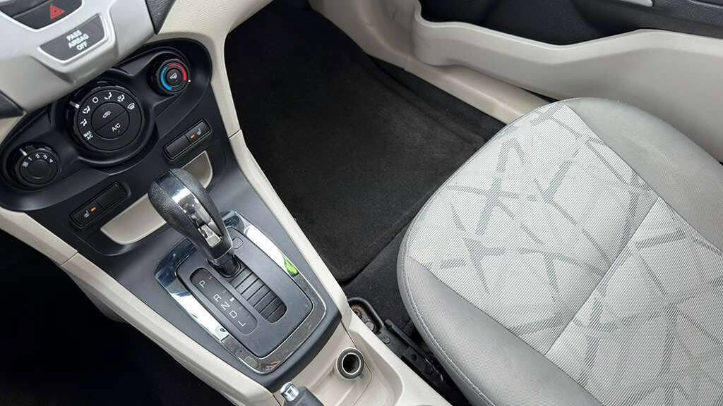 Used 2012 Ford Fiesta SE w/ Winter Pkg FWD image 15