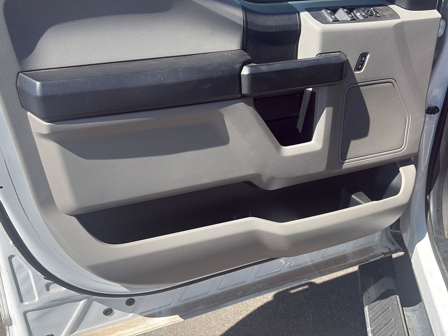 Used 2017 Ford F250 XL w/ Power Equipment Group RWD image 9