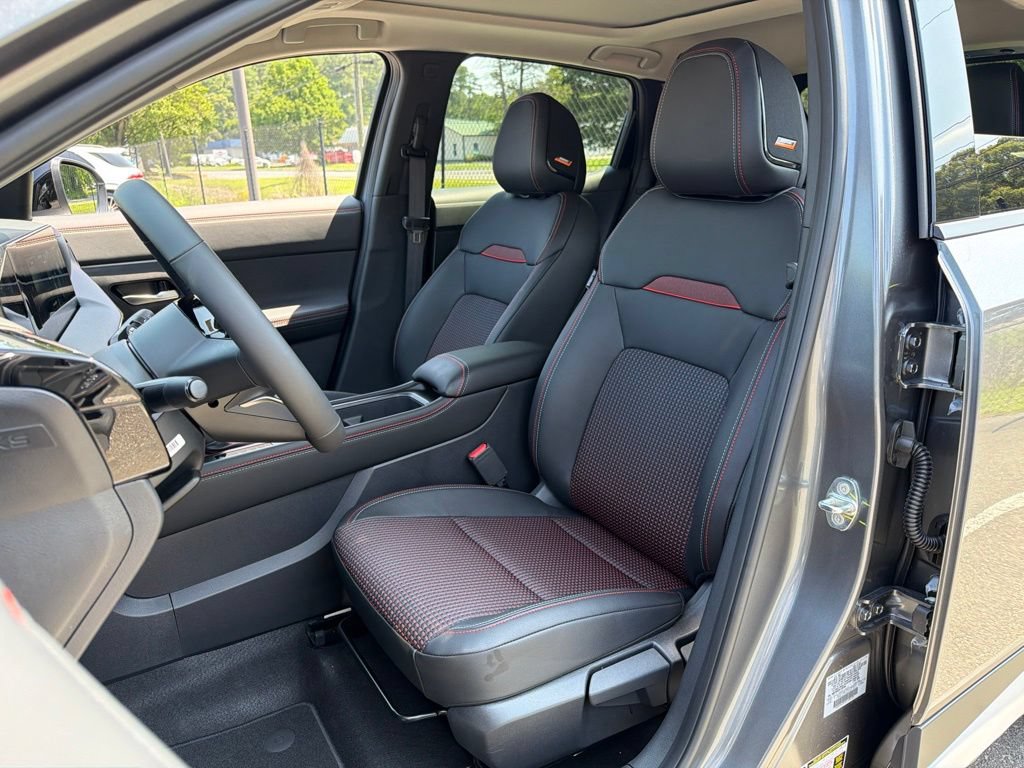 New 2026 Nissan Kicks SR w/ SR Premium Package AWD/4WD image 16
