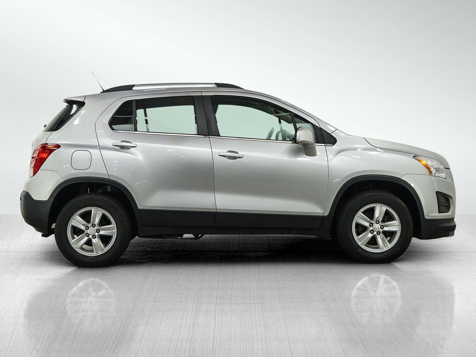 Used 2016 Chevrolet Trax LT w/ LT Convenience Package AWD/4WD image 6