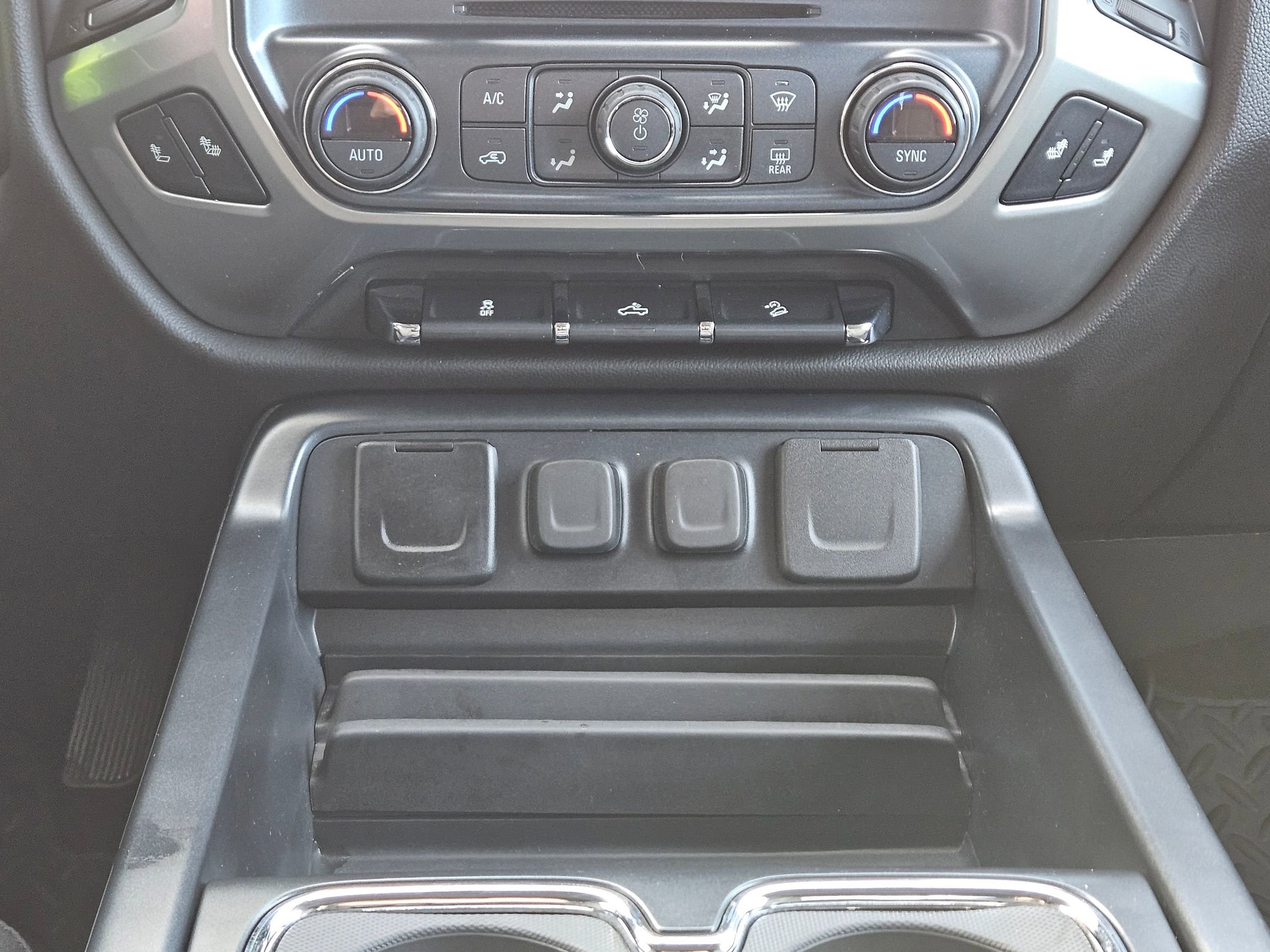 Used 2018 Chevrolet Silverado 1500 LT w/ All Star Edition image 13