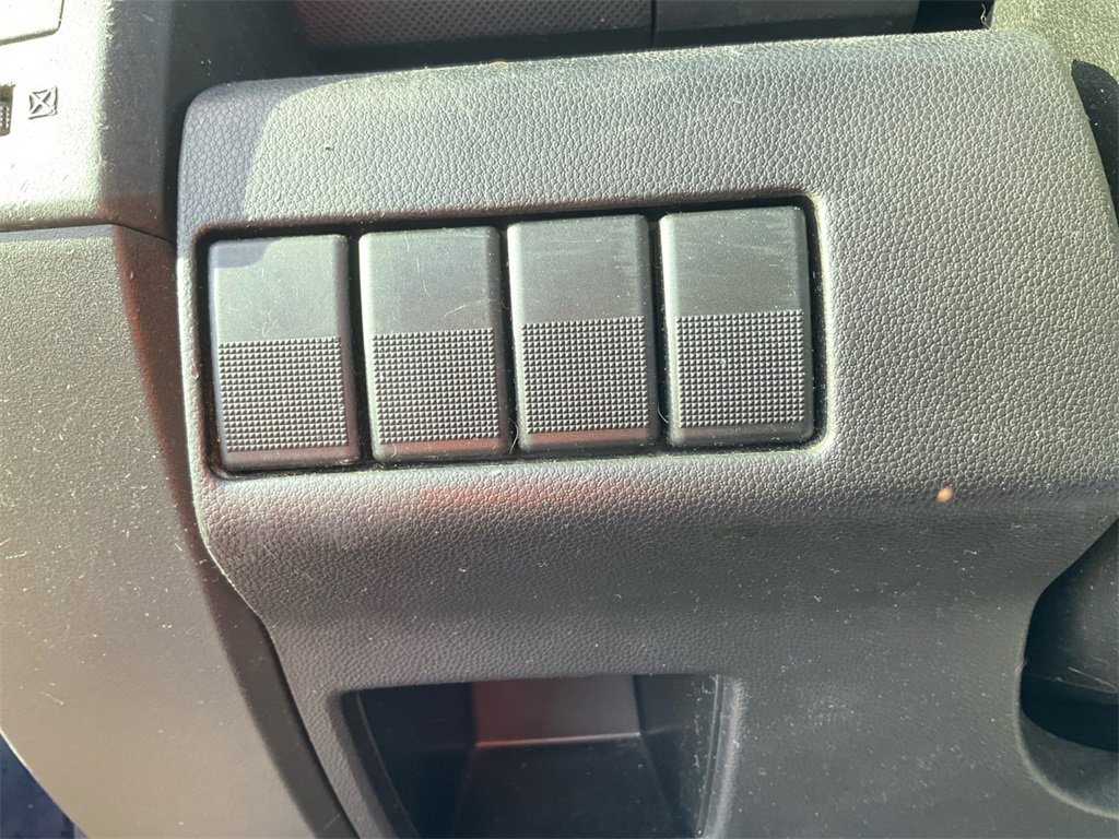 Used 2009 MAZDA MAZDA5 Sport image 29