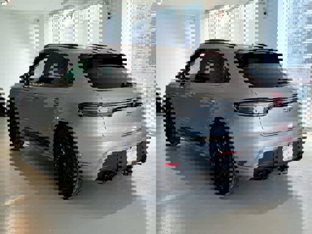 Used 2025 Porsche Macan GTS image 6