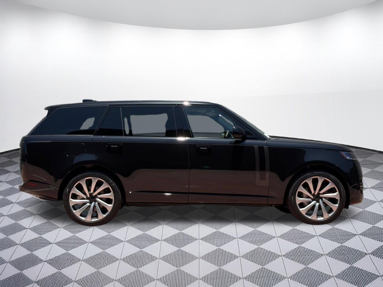 New 2026 Land Rover Range Rover Long Wheelbase SE AWD/4WD image 8