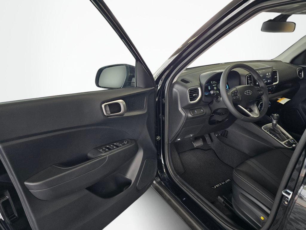 New 2026 Hyundai Venue SEL FWD image 32