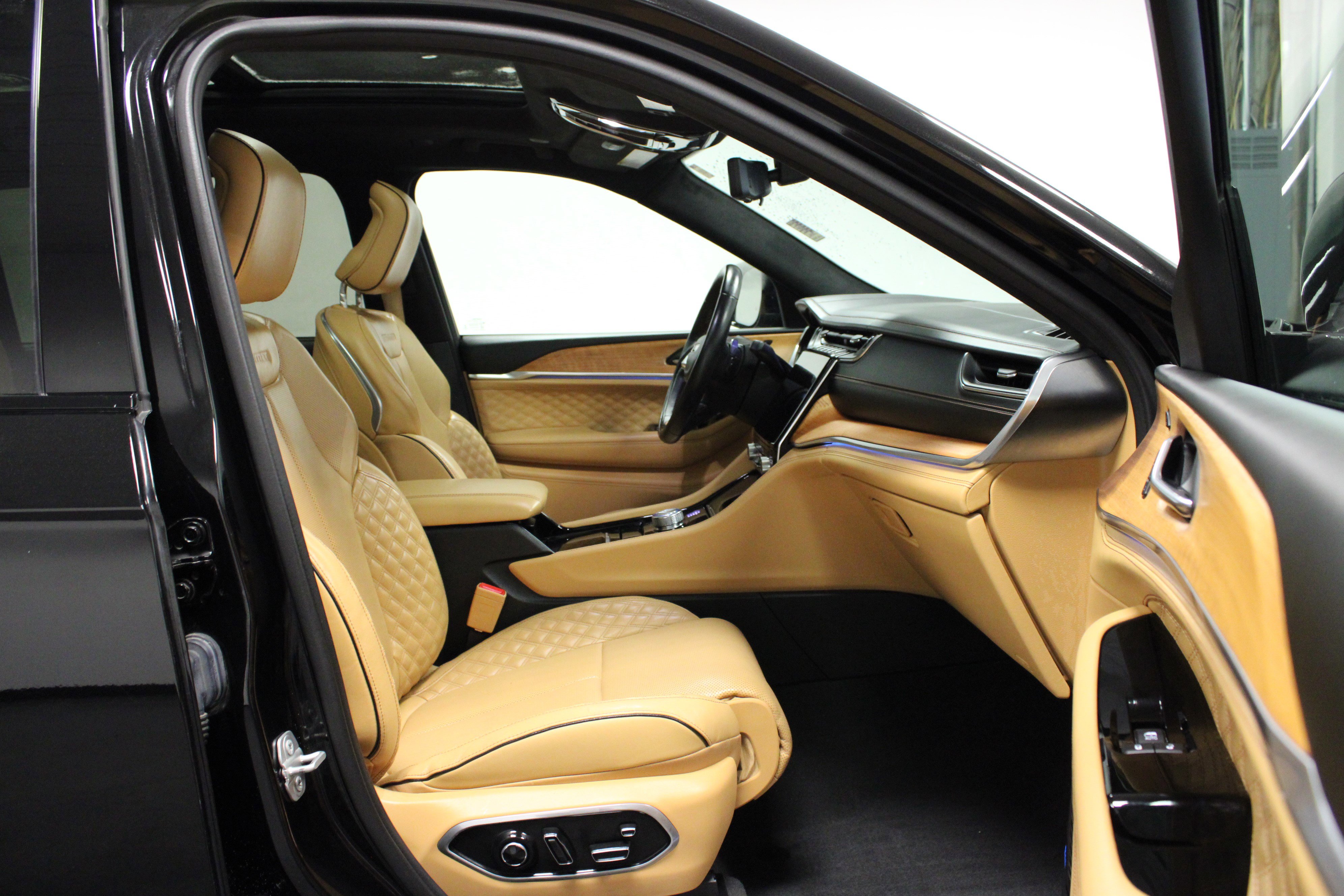 Used 2021 Jeep Grand Cherokee L Summit image 17