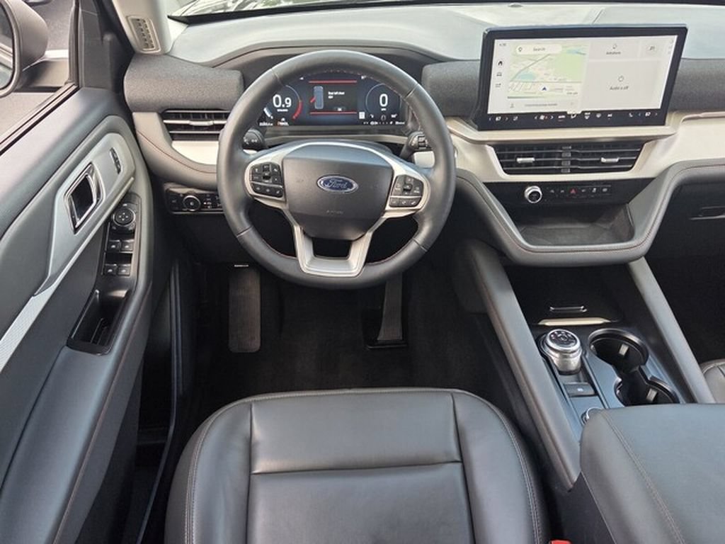 Used 2025 Ford Explorer Active w/ Active Comfort Package RWD image 11