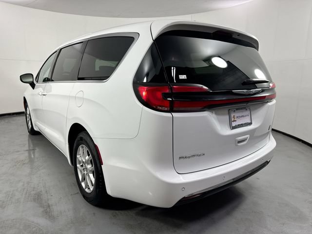 Used 2023 Chrysler Pacifica Touring-L FWD image 31