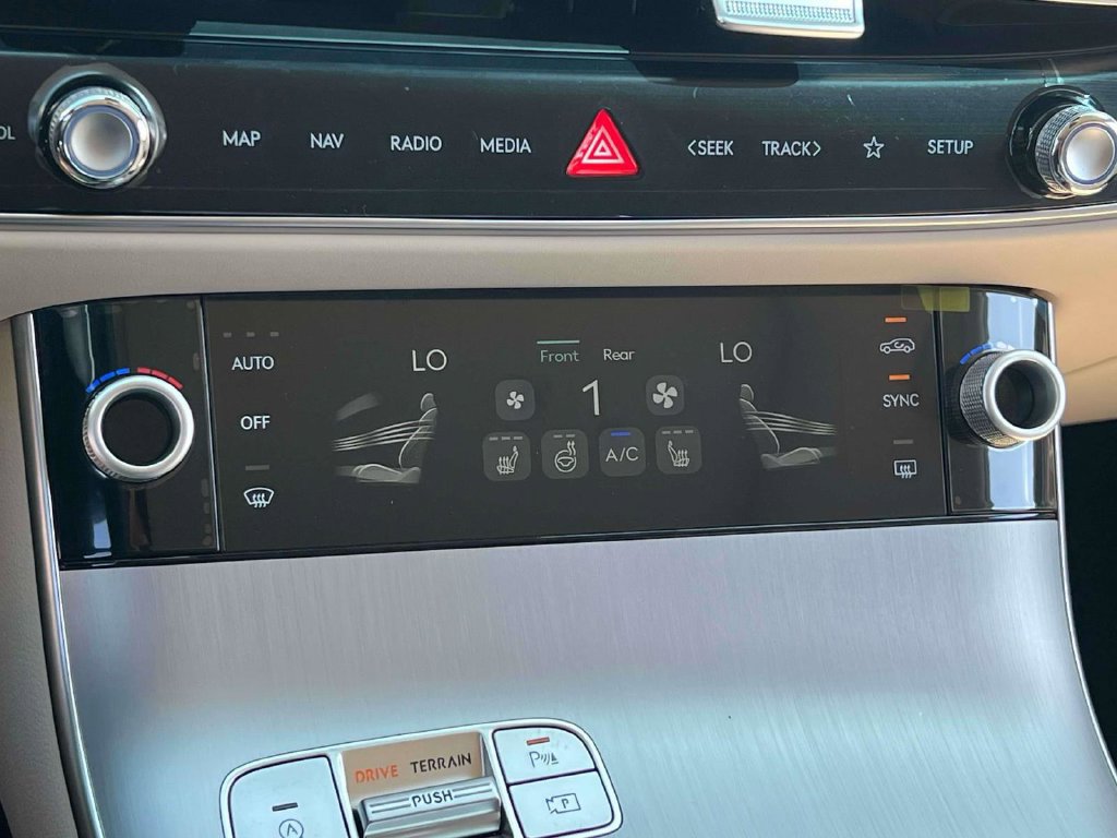New 2027 Genesis GV70 2.5T Select AWD/4WD image 20
