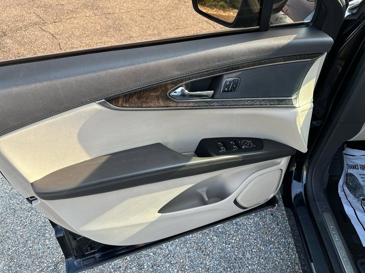 Used 2016 Lincoln MKX Reserve w/ Climate Package image 16