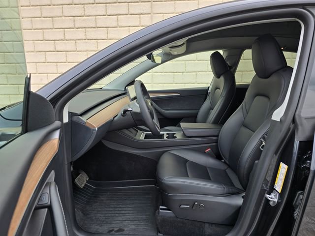 Used 2024 Tesla Model Y Long Range AWD/4WD image 17