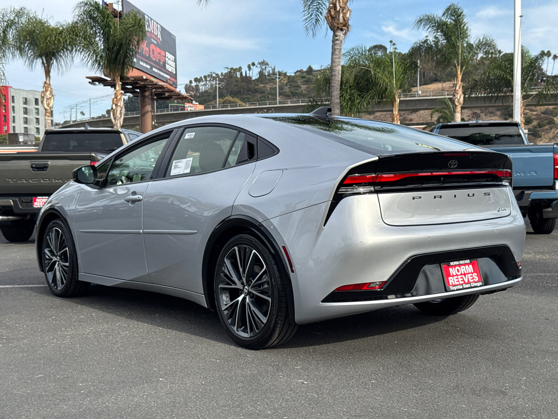 New 2027 Toyota Prius XLE FWD image 12