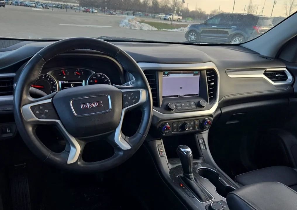 Used 2018 GMC Acadia SLT image 7