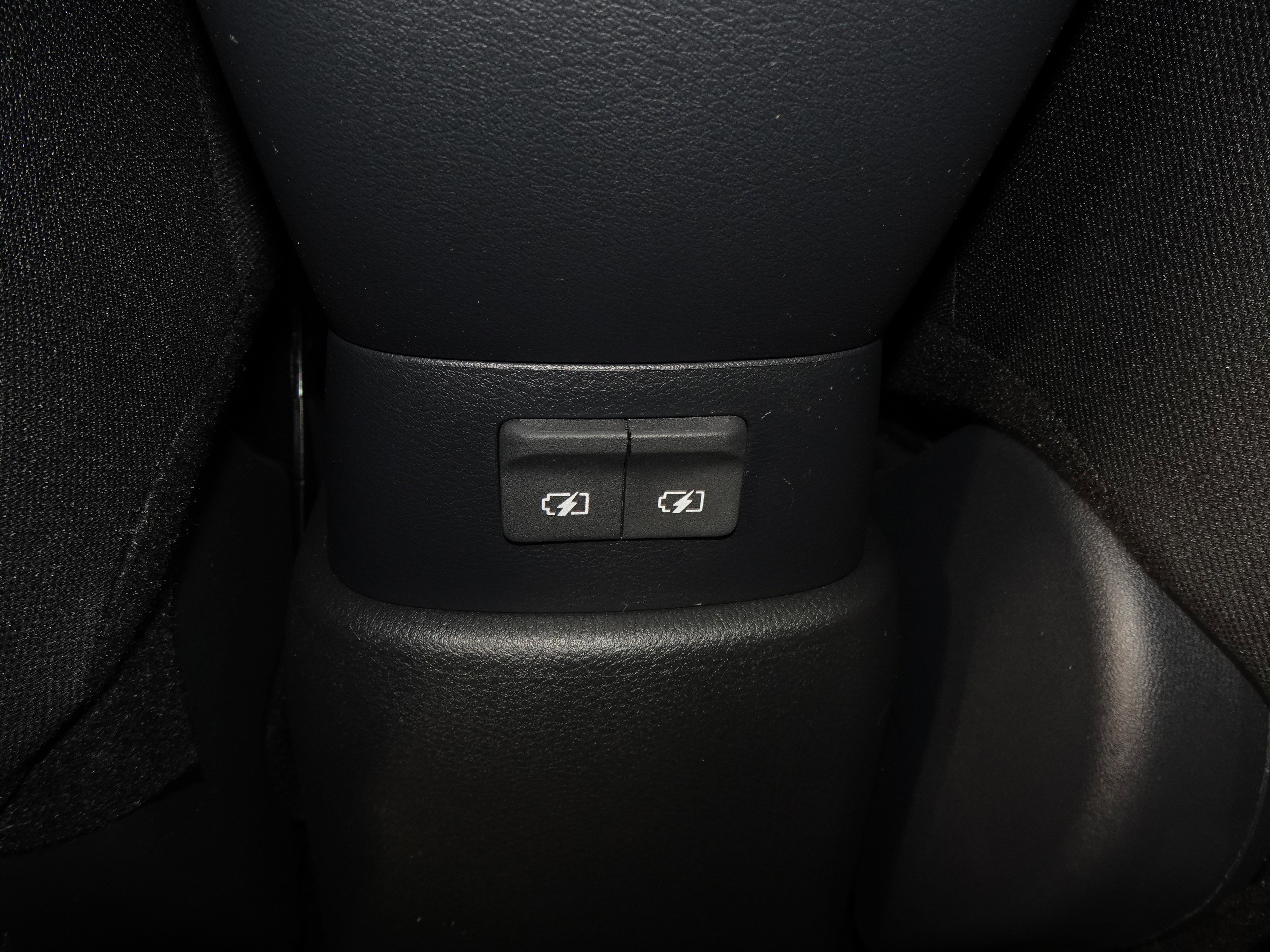 New 2025 Nissan Kicks Play S image 28