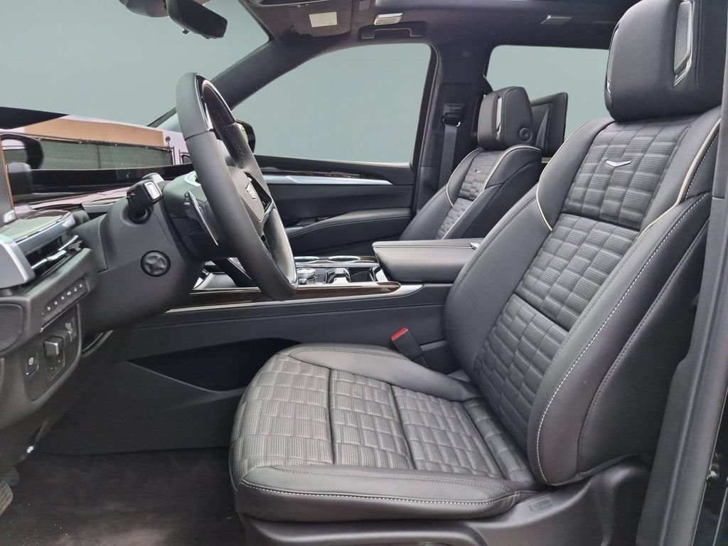 New 2026 Cadillac Escalade Platinum Sport w/ LPO, ONYX Package AWD/4WD image 19