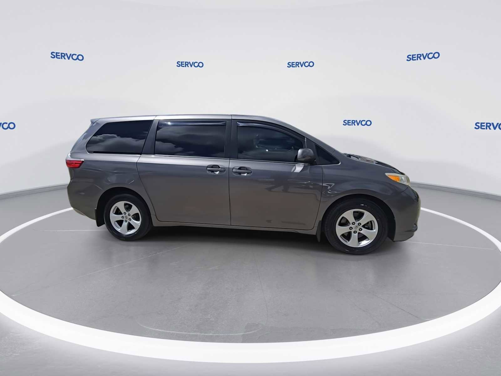 Used 2017 Toyota Sienna LE image 10