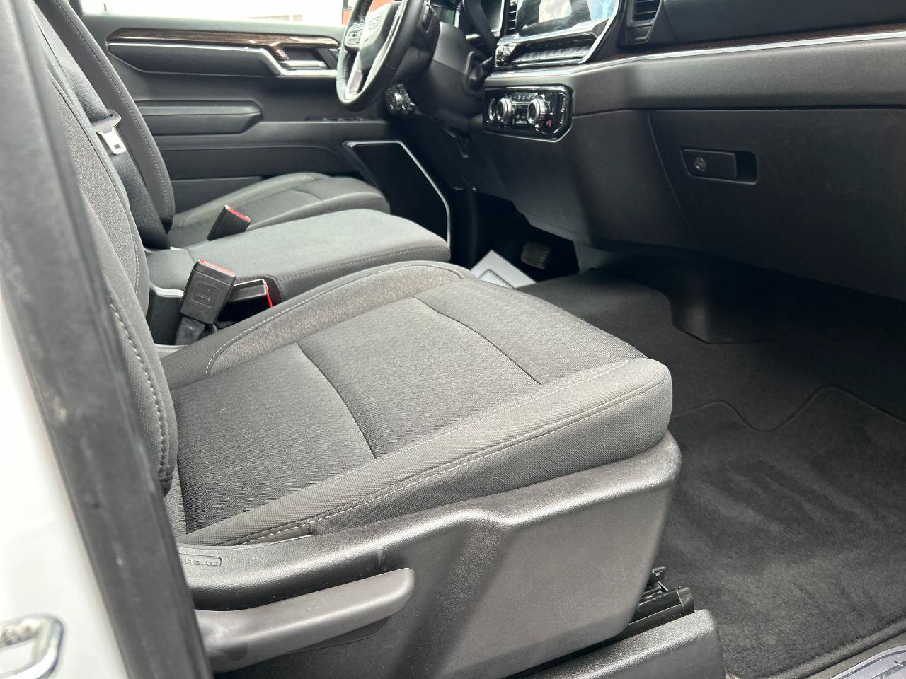Used 2023 GMC Sierra 1500 SLE AWD/4WD image 16